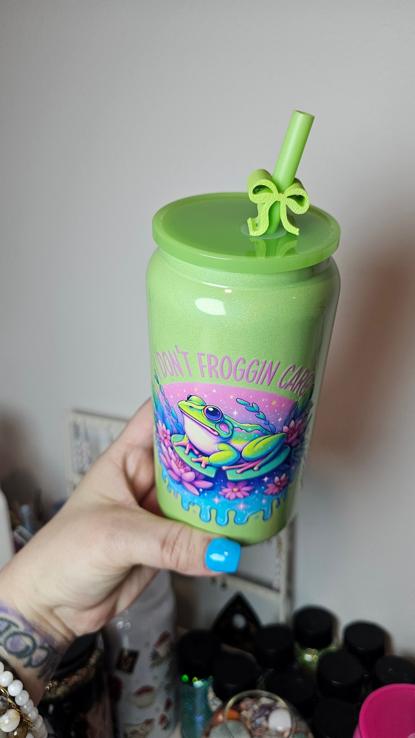 “Don’t Froggin Care” Sarcastic Funny Frog Design Lime Green Stainless Steel Shimmer Tumbler Cup 16 oz